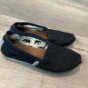 Toms